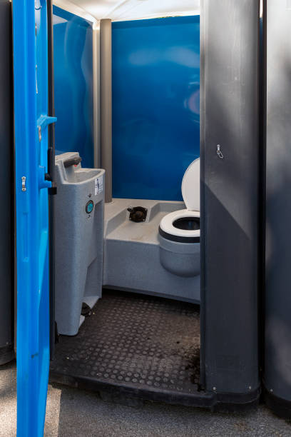 Best Porta potty delivery and setup  in Longview, WA